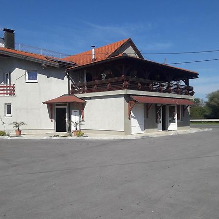 Guesthouse Kod Mosta Karlovac Exterior foto