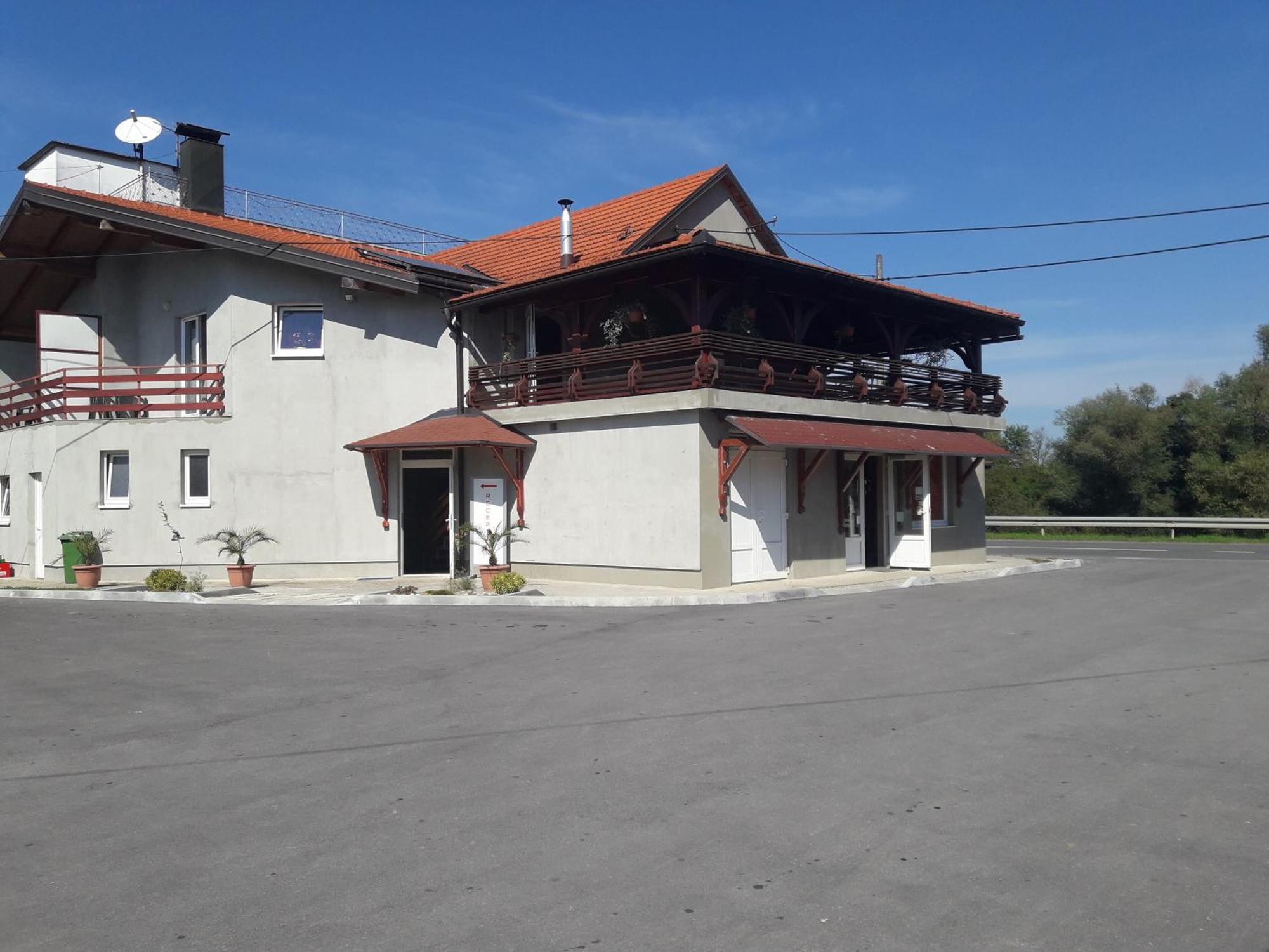 Guesthouse Kod Mosta Karlovac Exterior foto